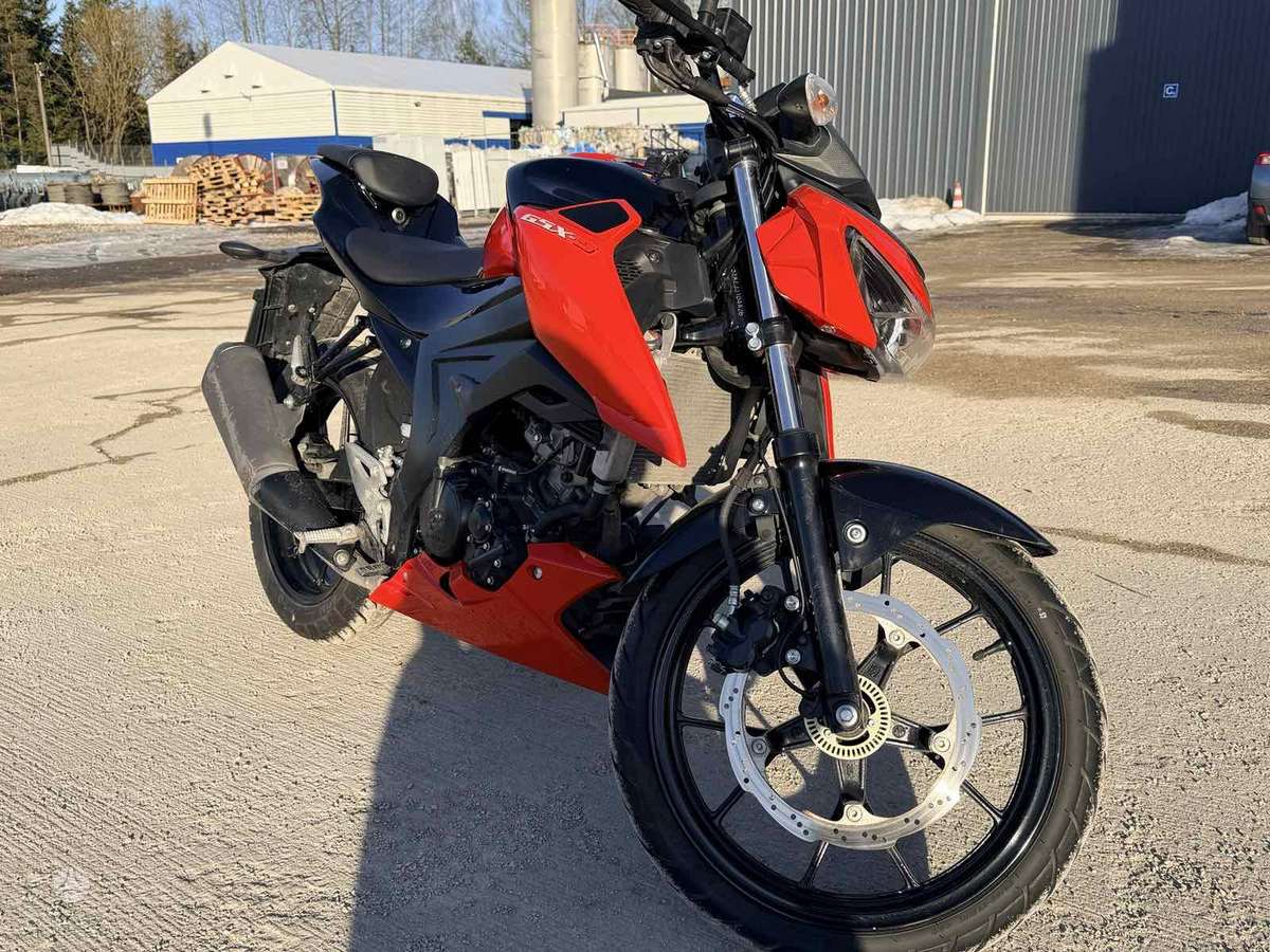 Suzuki GSX-S 125cc, street / classic