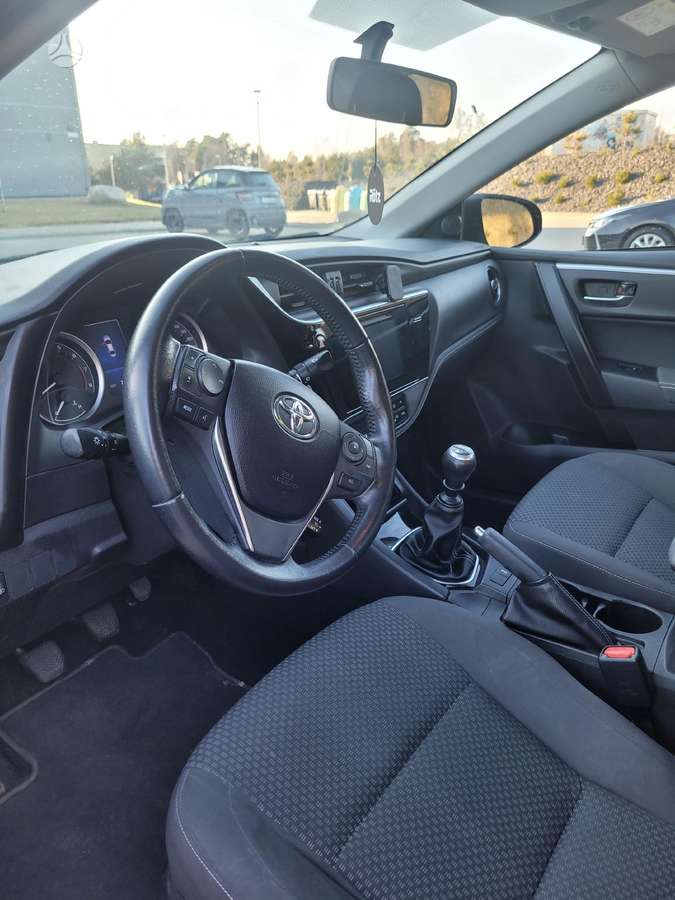Toyota Corolla, sedanas