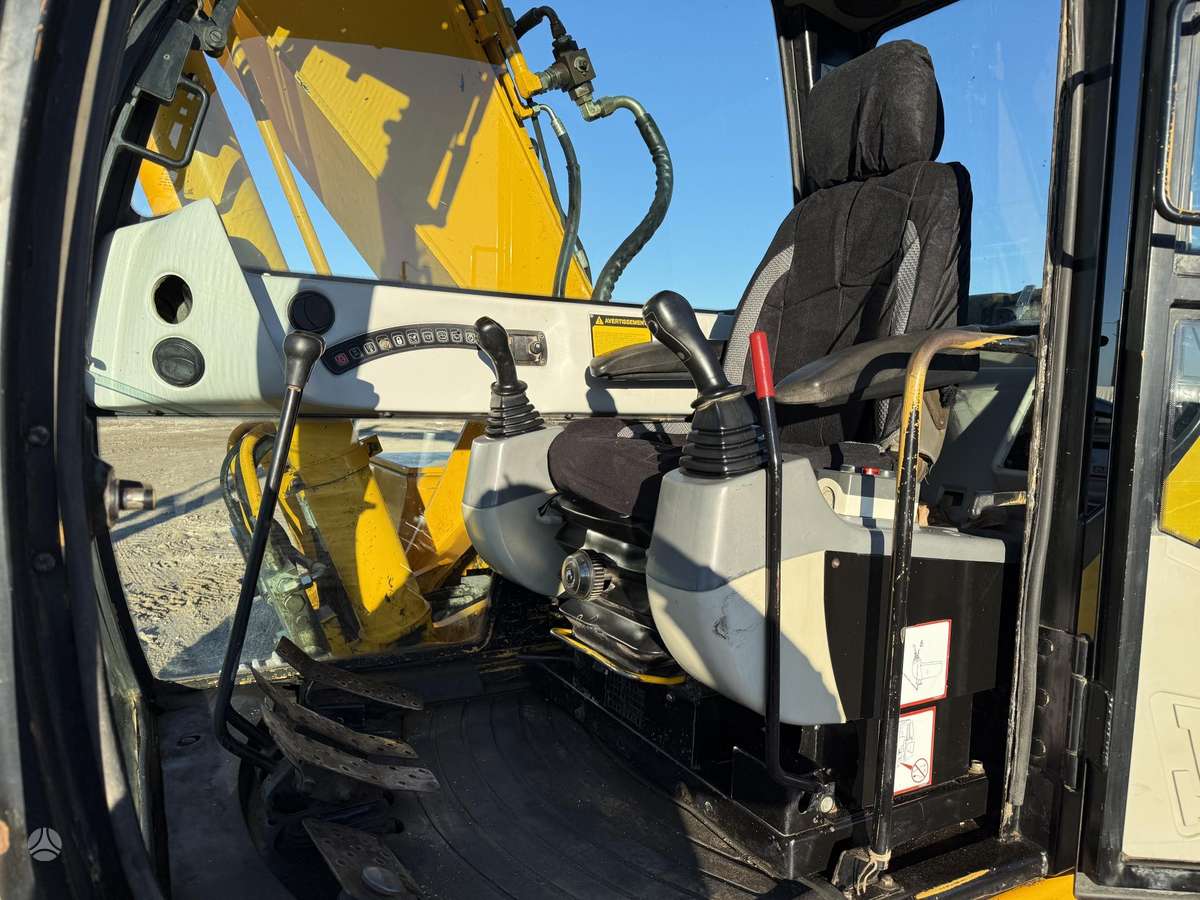 JCB JS 160 LC, ekskavatoriai