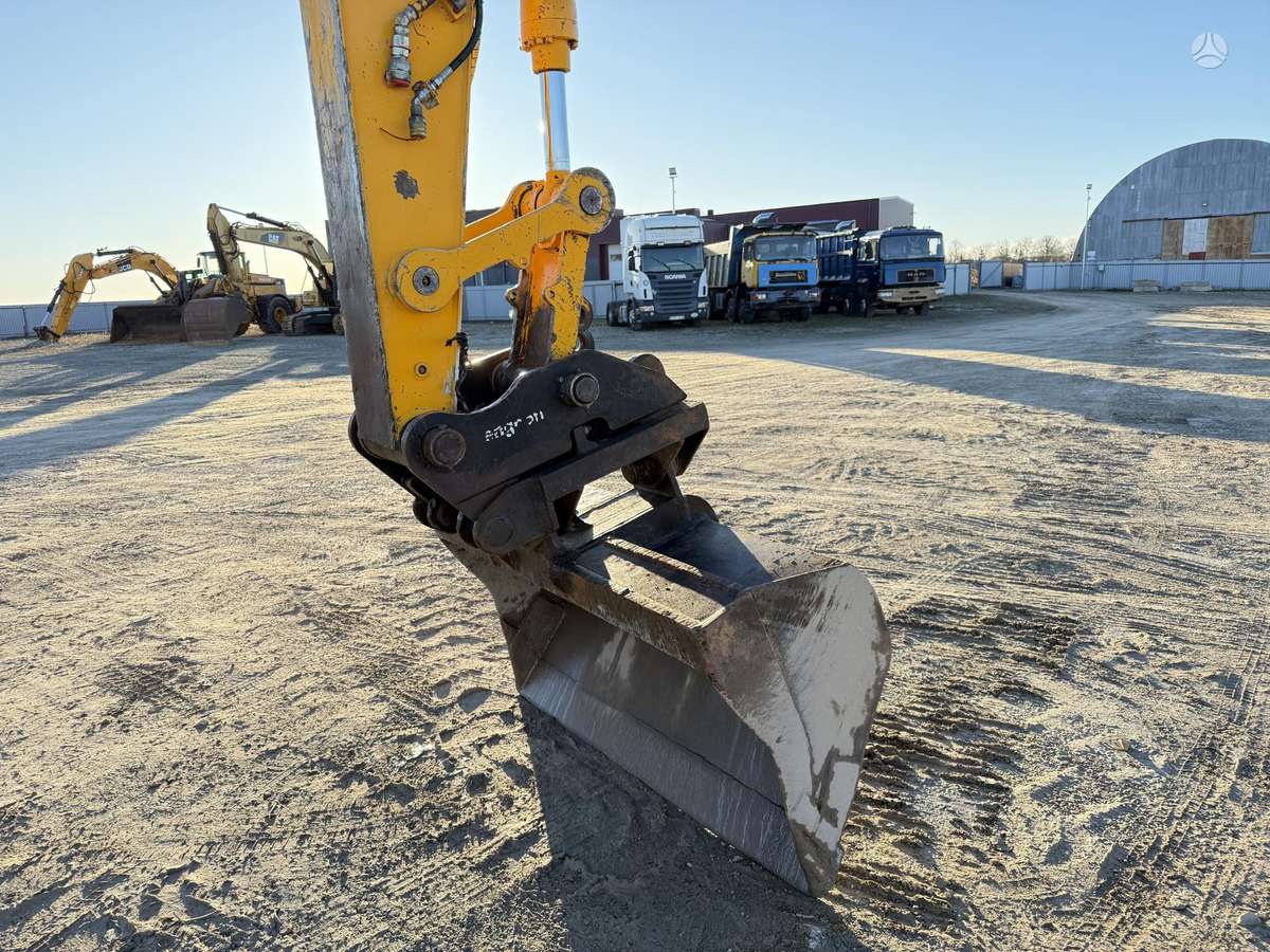 JCB JS 160 LC, excavator