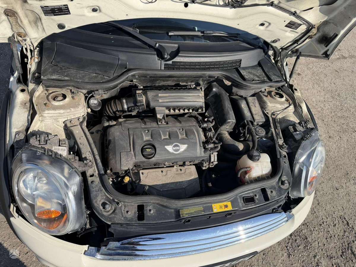Mini Cooper, 1.6 l., hatchback