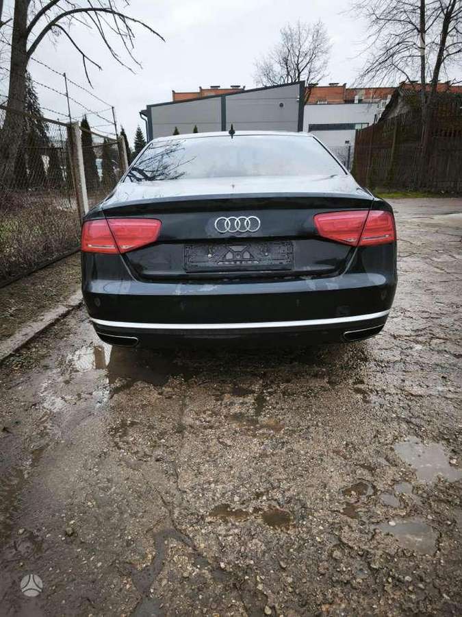 Audi A8, 6.3 l., Седан