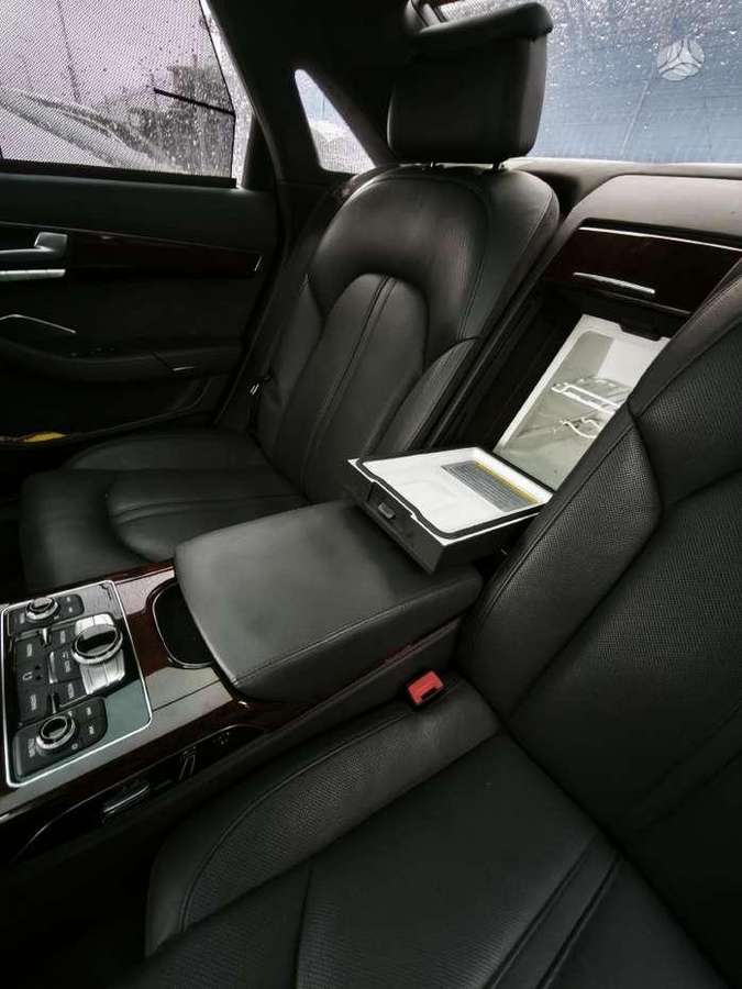 Audi A8, 6.3 l., Седан