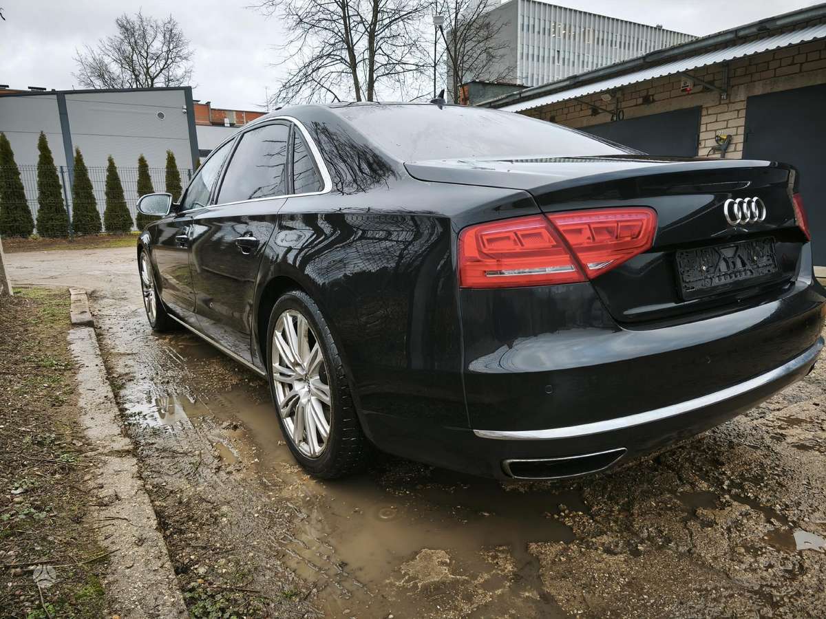 Audi A8, 6.3 l., Седан