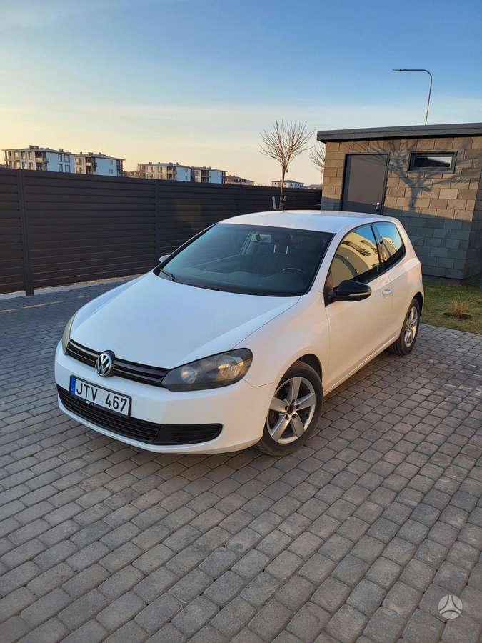 Volkswagen Golf, 1.6 l., hečbekas