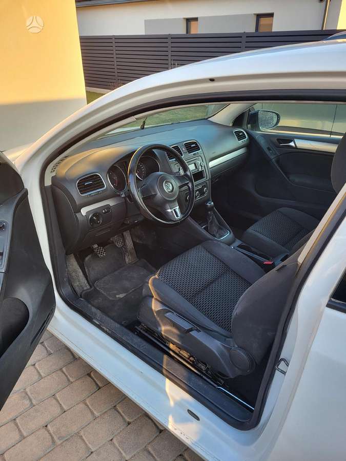 Volkswagen Golf, 1.6 l., hečbekas