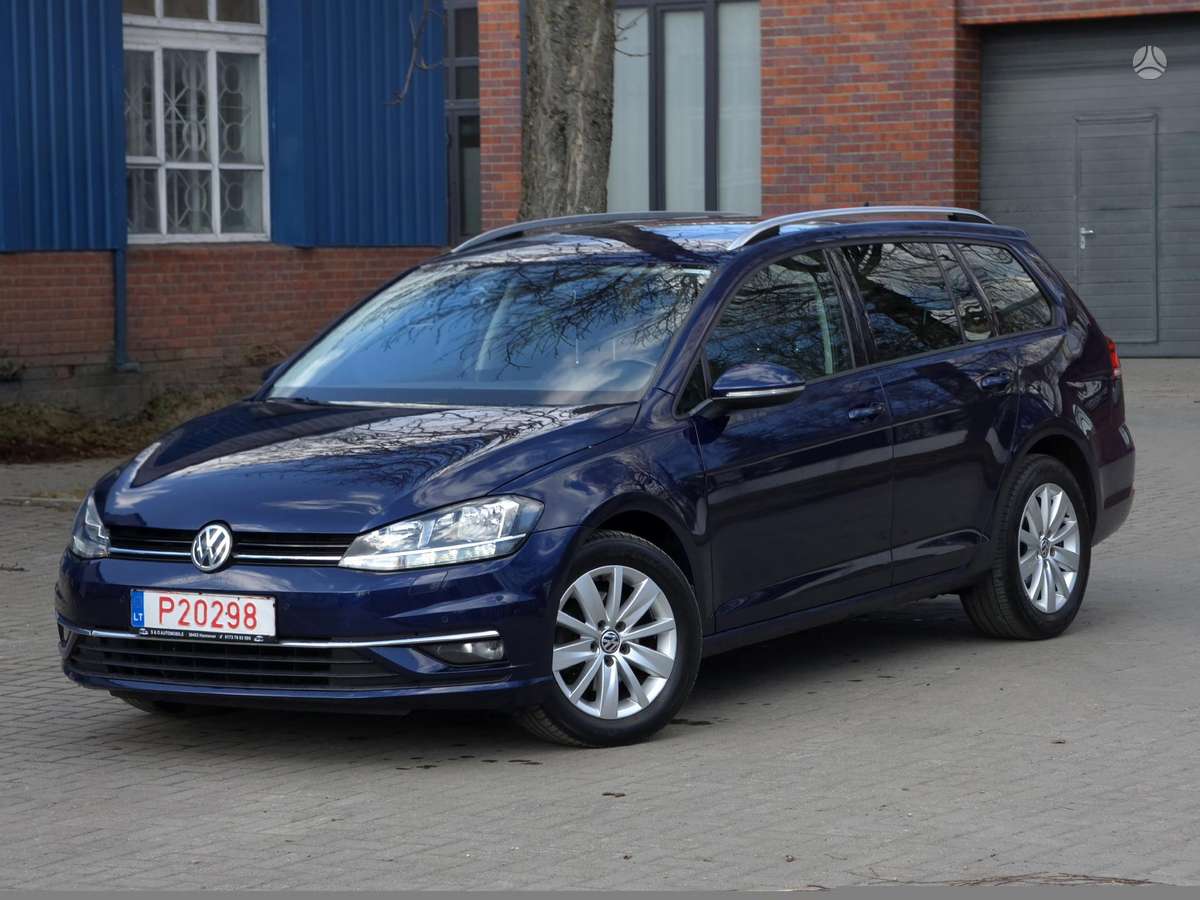 Volkswagen Golf - 1