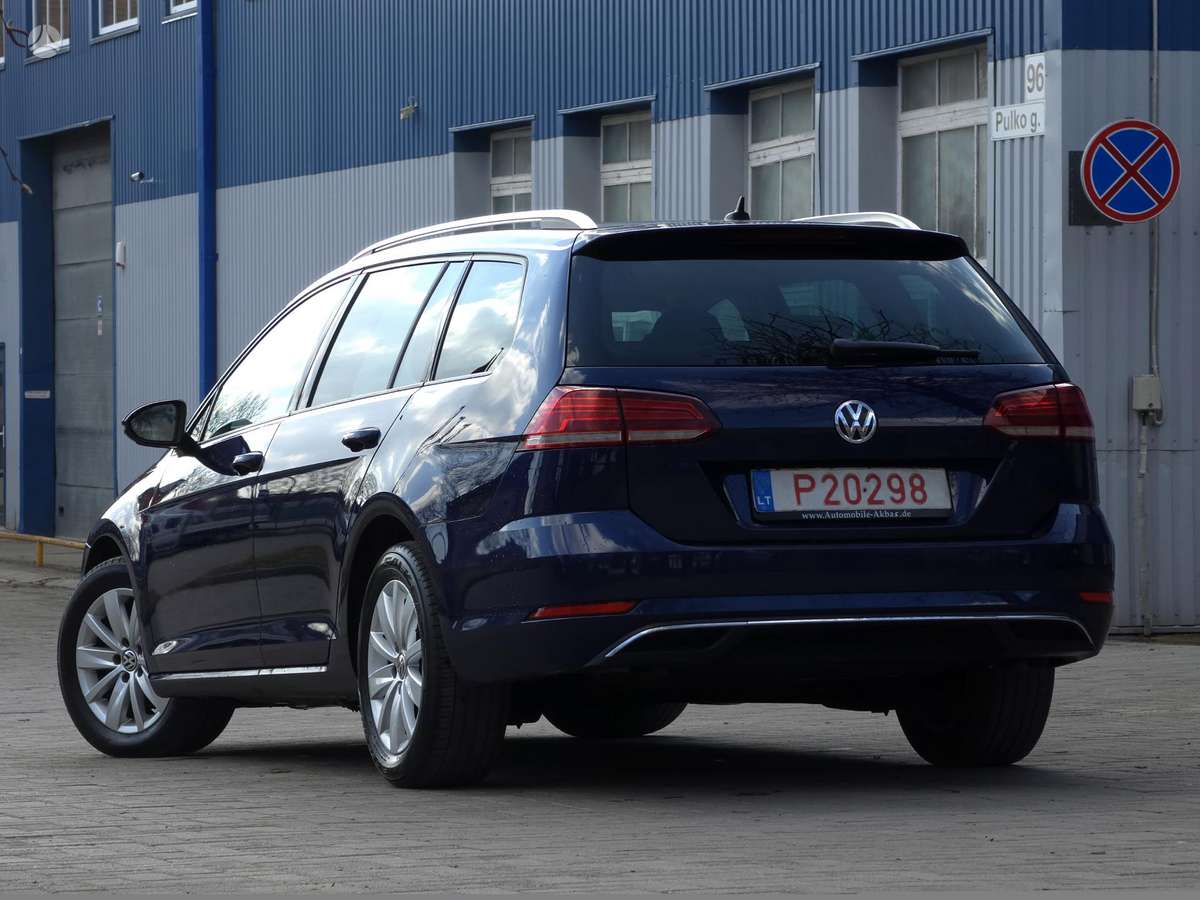 Volkswagen Golf - 6