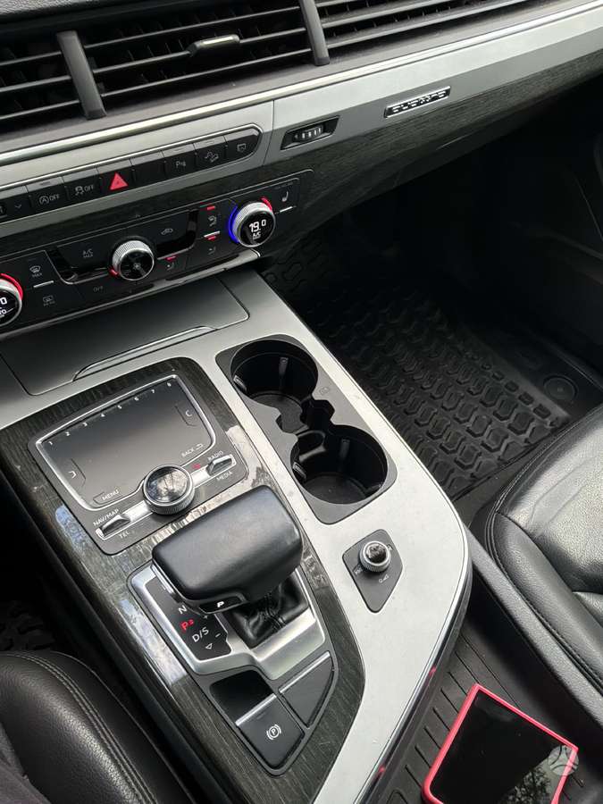 Audi Q7, 3.0 l., Внедорожник / Кроссовер