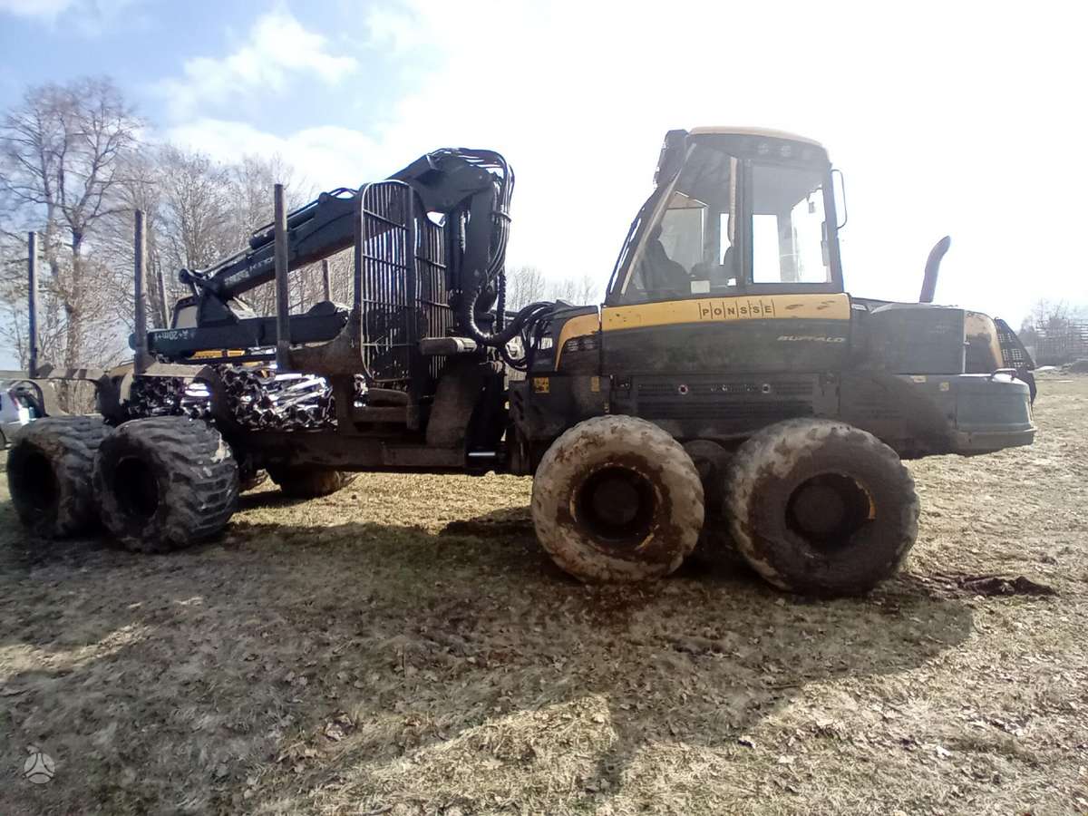 Ponsse Buffalo, koksnes transportieri