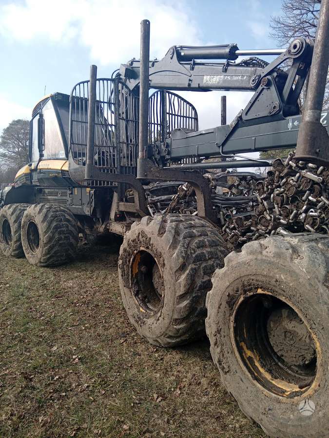 Ponsse Buffalo, koksnes transportieri
