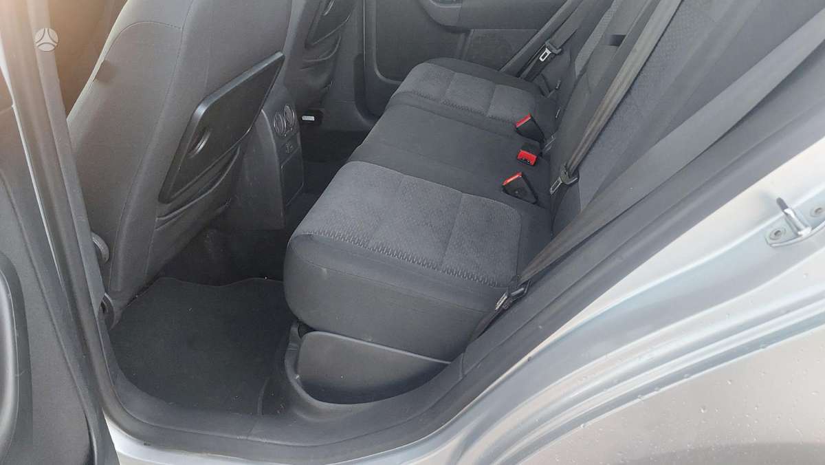Volkswagen Golf Plus - 10