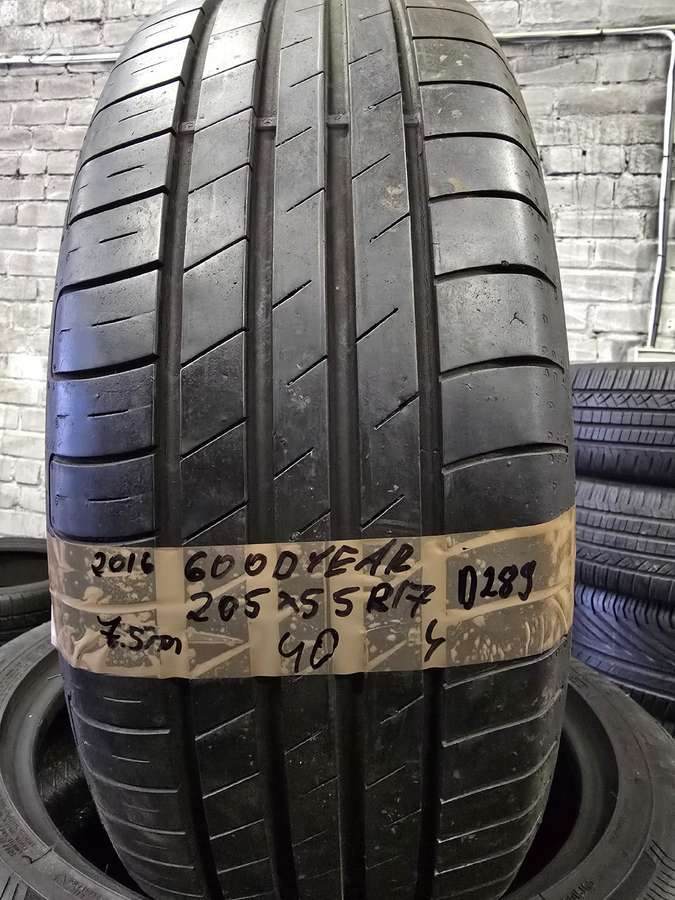Goodyear, летние 205/55 R17