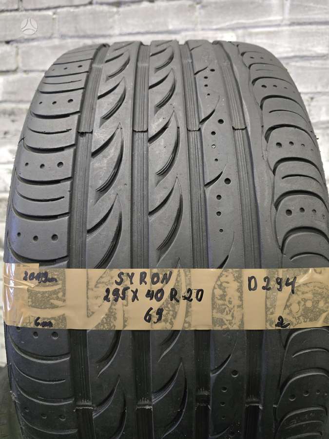 Syron, summer 295/40 R20
