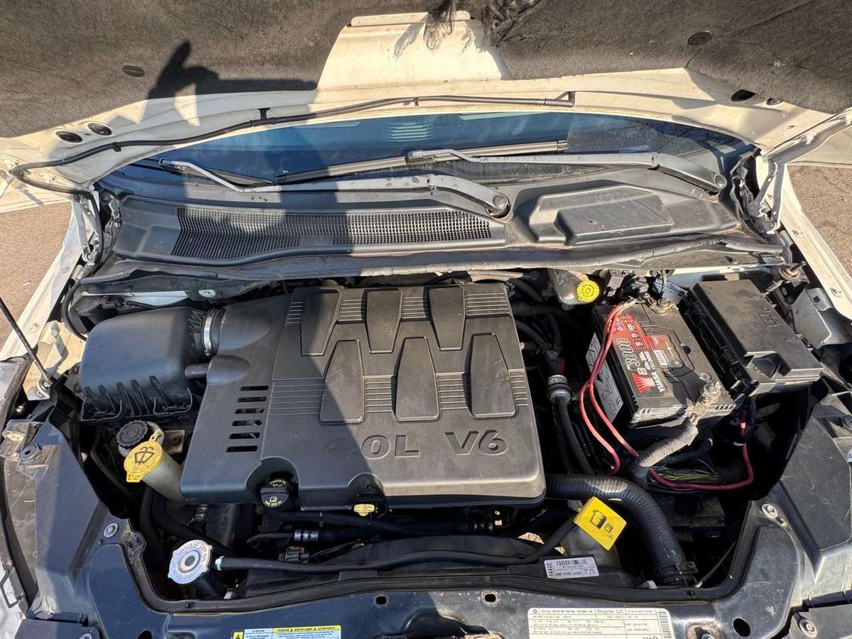 Volkswagen Routan - 5