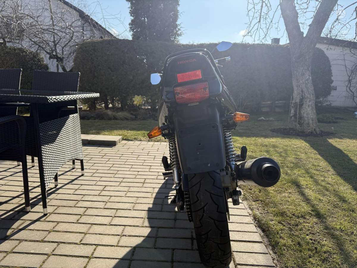 Honda CB 500cc, street / classic