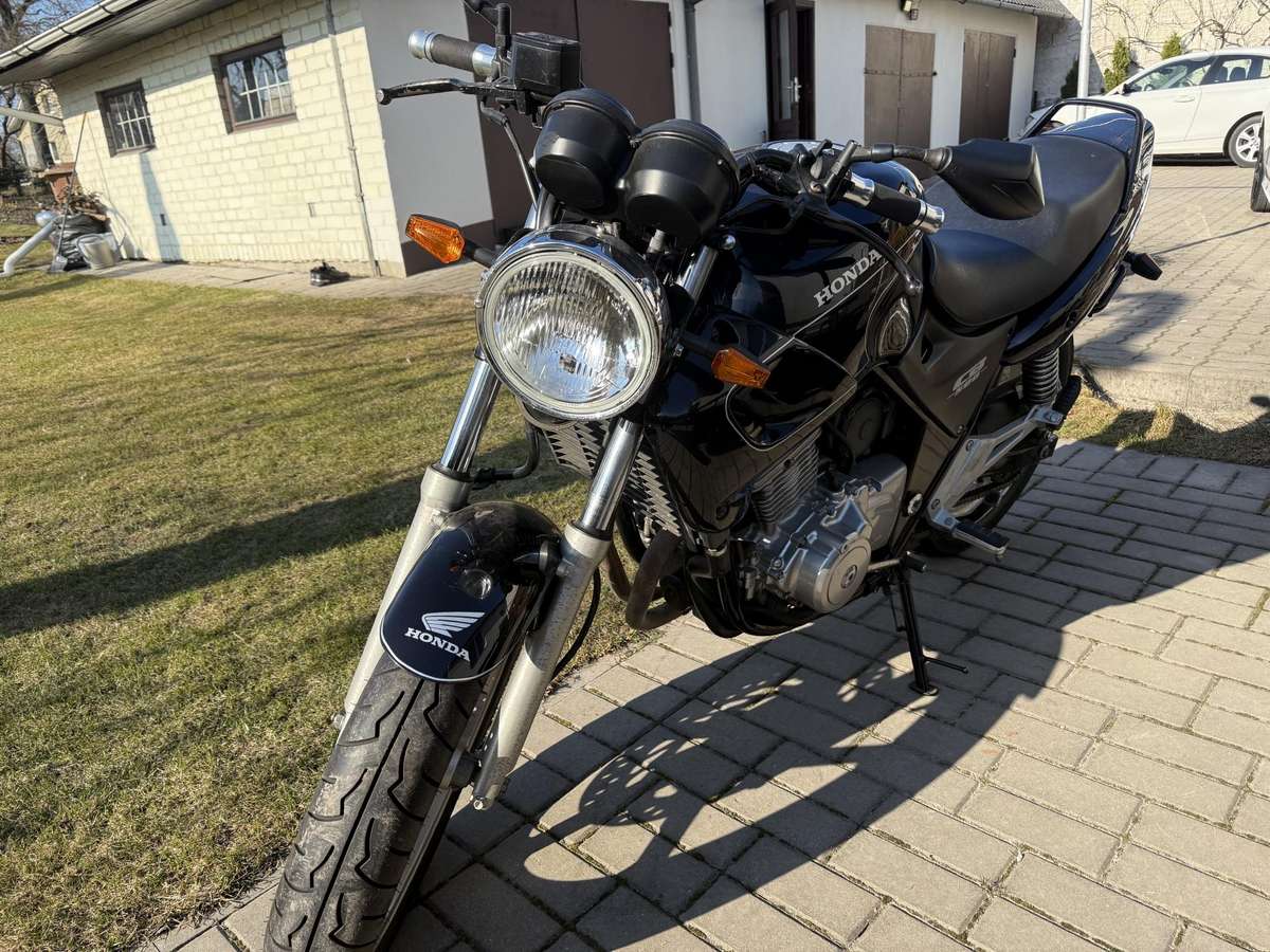 Honda CB 500cc, street / classic