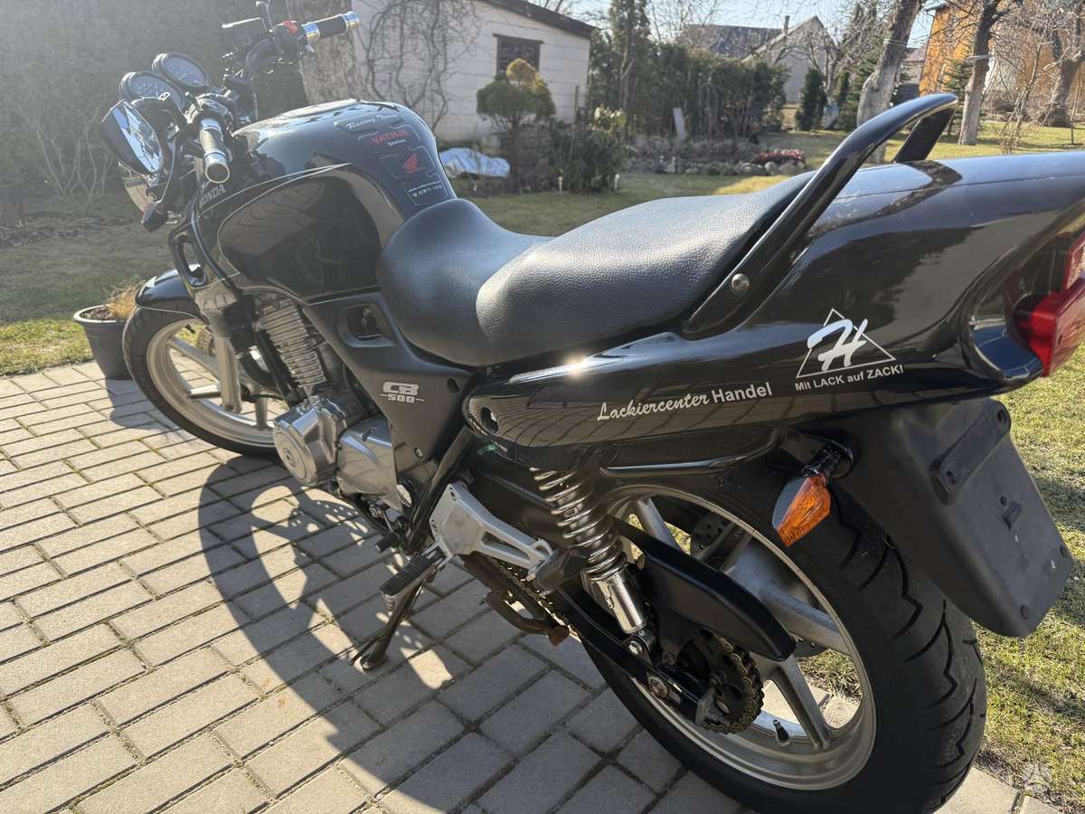 Honda CB 500cc, street / classic