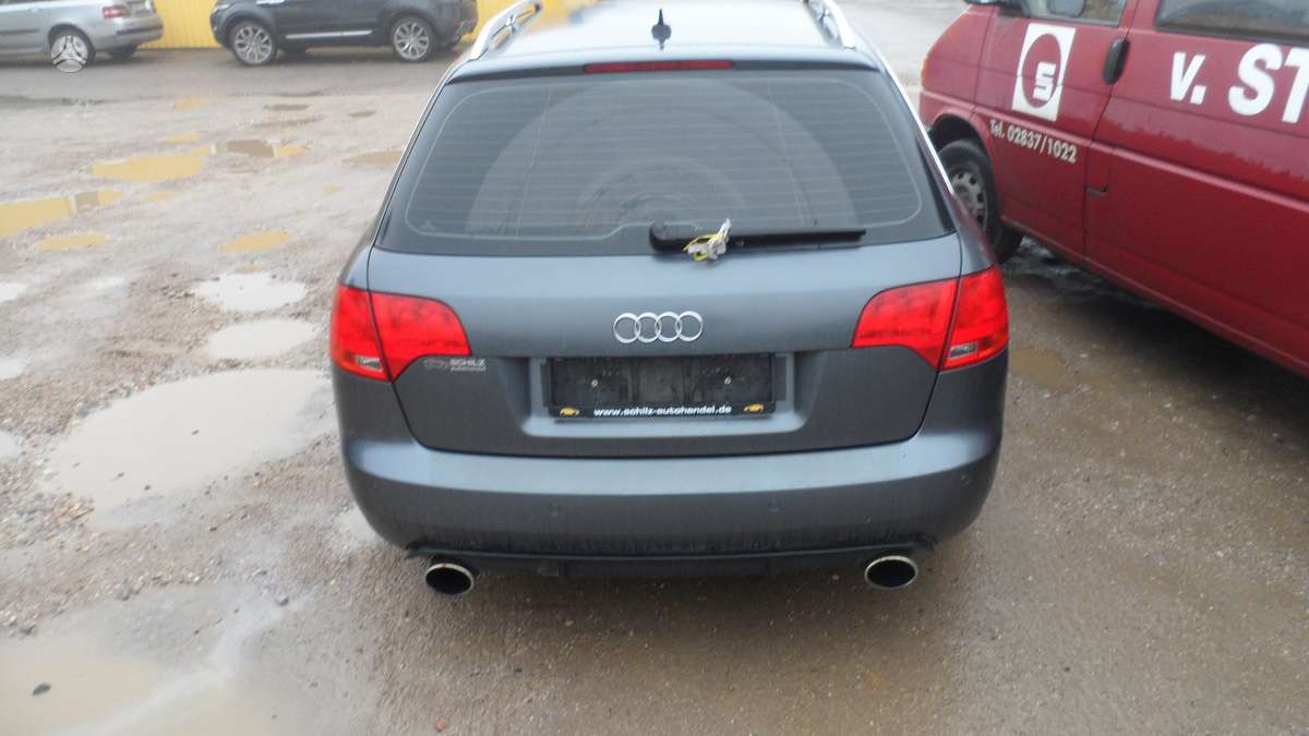Audi A4 dalimis. Variklio kodas bkn