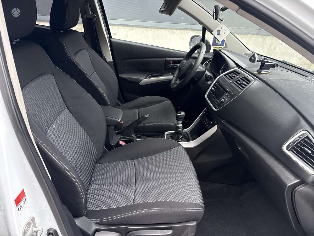 Suzuki SX4 S-Cross - 9