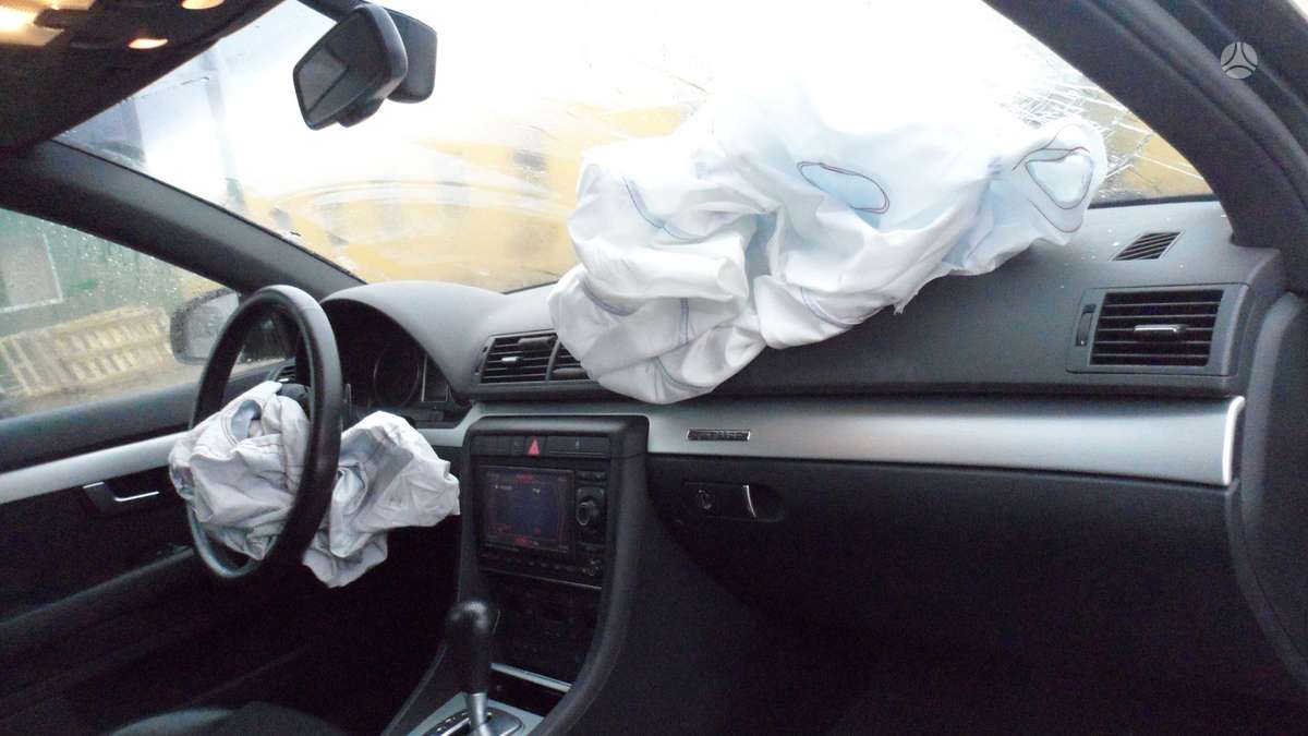 Audi A4 for parts. Variklio kodas bkn