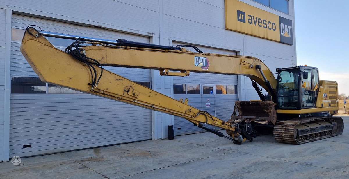 Caterpillar 320, excavator