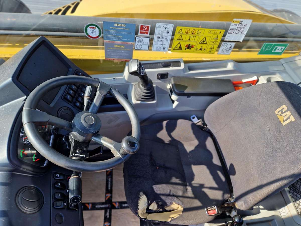 Caterpillar TH3510, telescopic handler