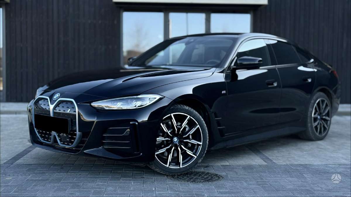 BMW i4, 70 кВт·ч, Седан