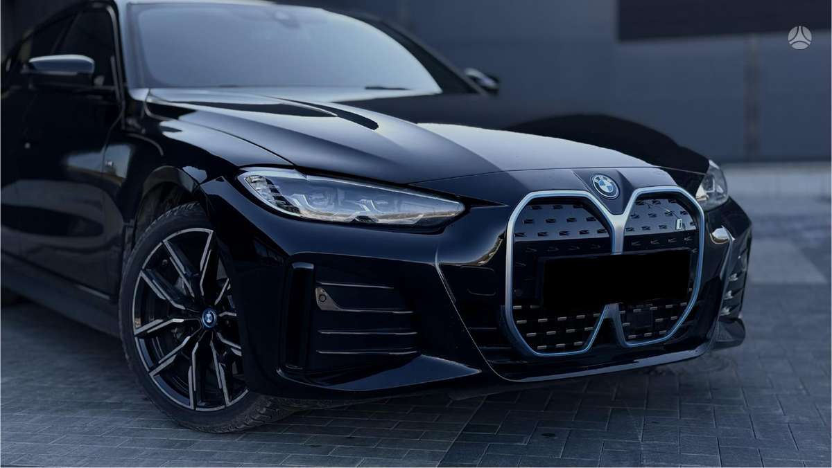 BMW i4, 70 кВт·ч, Седан