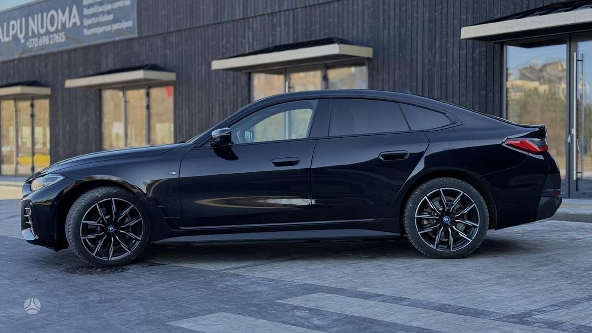 BMW i4, 70 кВт·ч, Седан