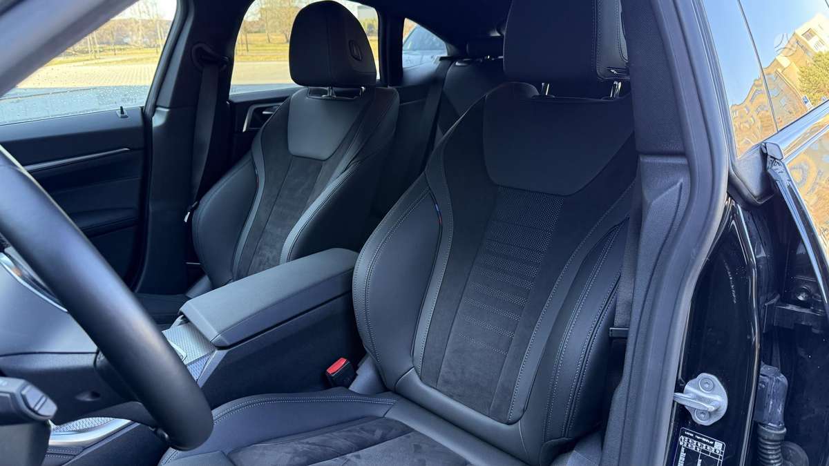 BMW i4, 70 кВт·ч, Седан