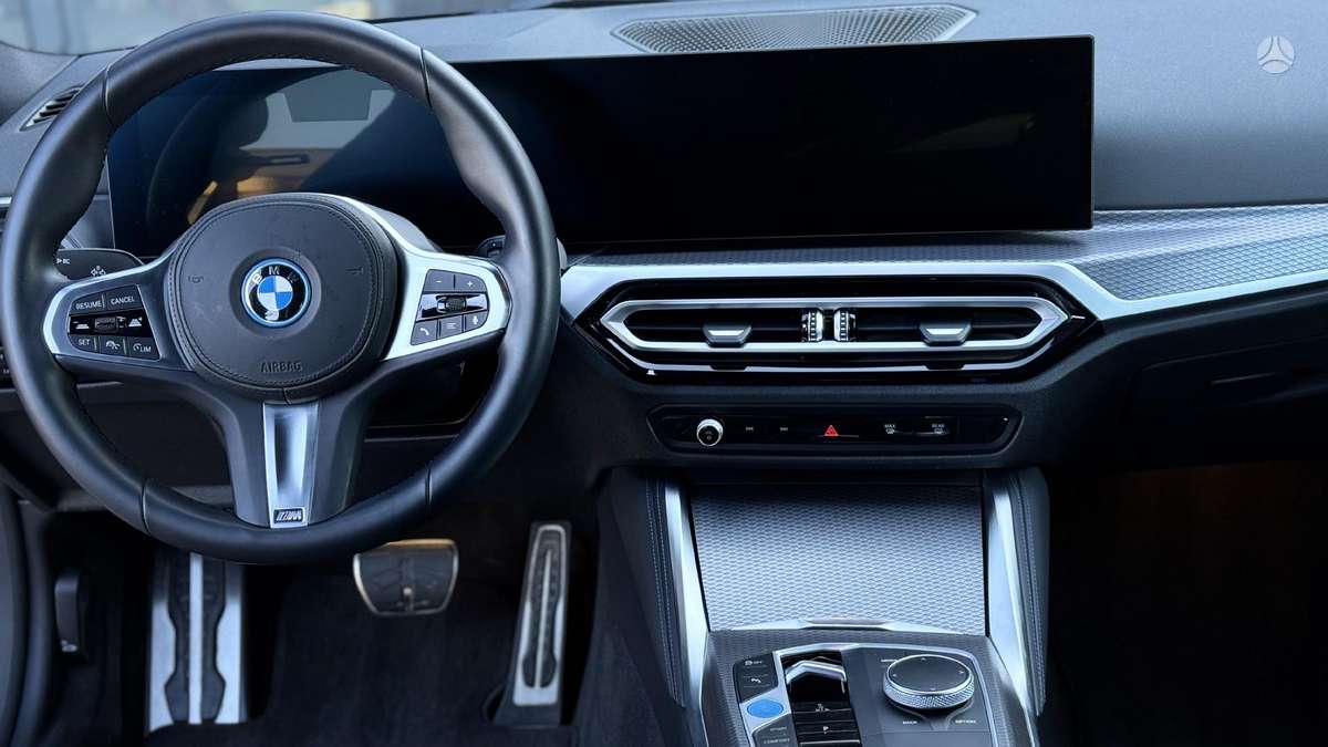 BMW i4, 70 кВт·ч, Седан
