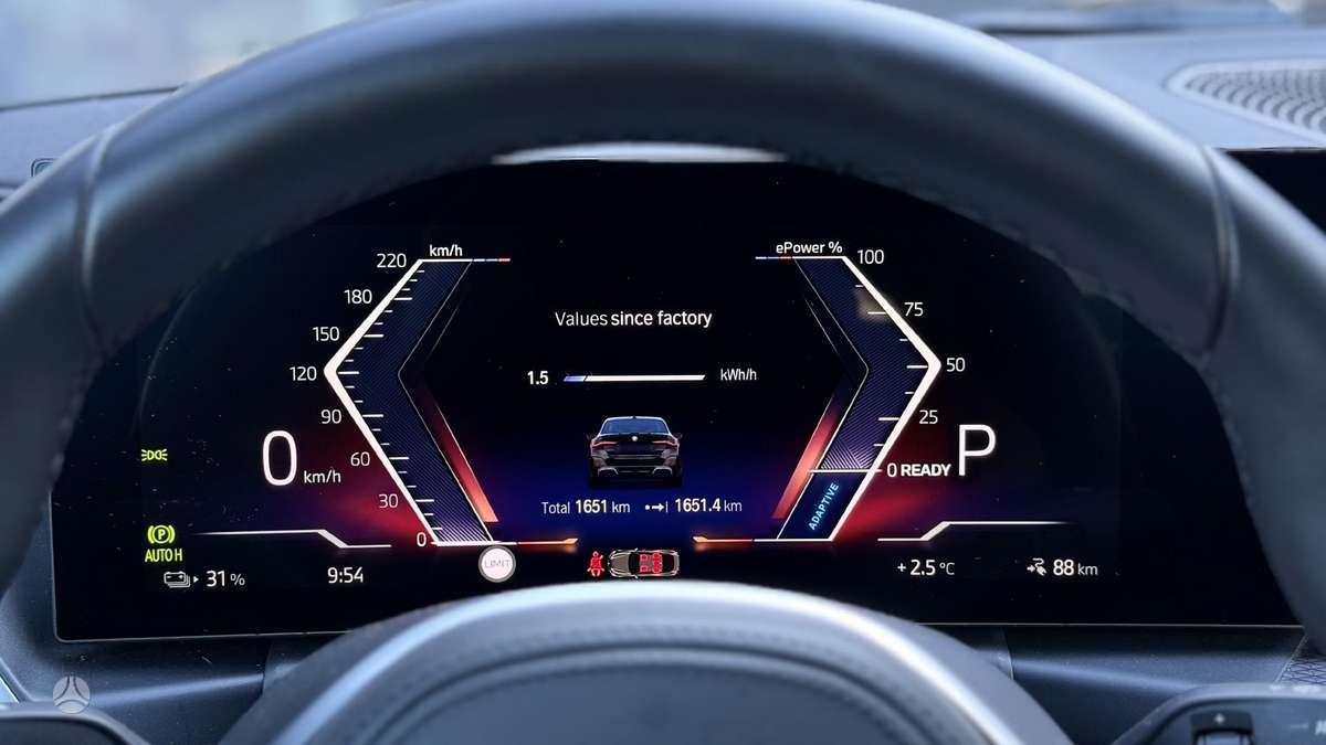 BMW i4, 70 кВт·ч, Седан