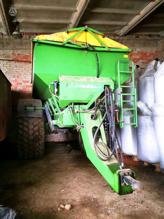 Amazone ZG-B 8200 GPS Switch, spreaders