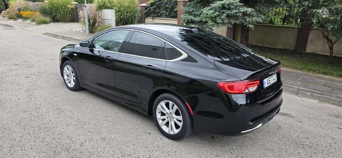Chrysler 200, 2.4 l., Седан