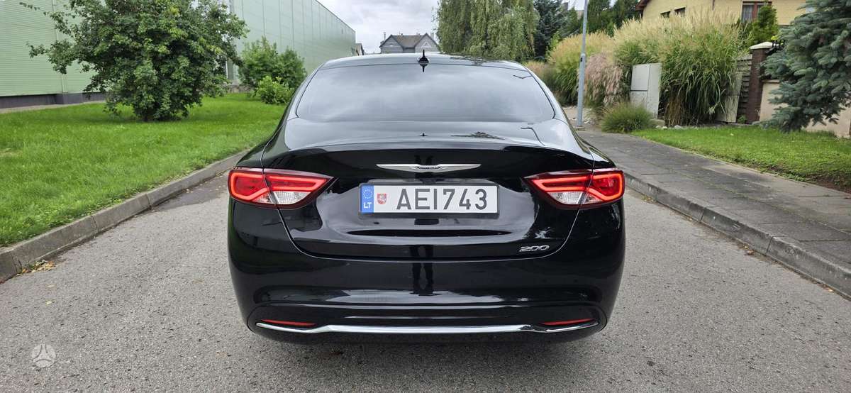 Chrysler 200, 2.4 l., Седан