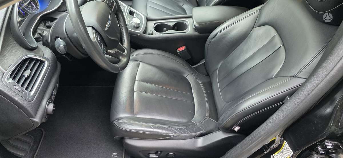 Chrysler 200, 2.4 l., Седан