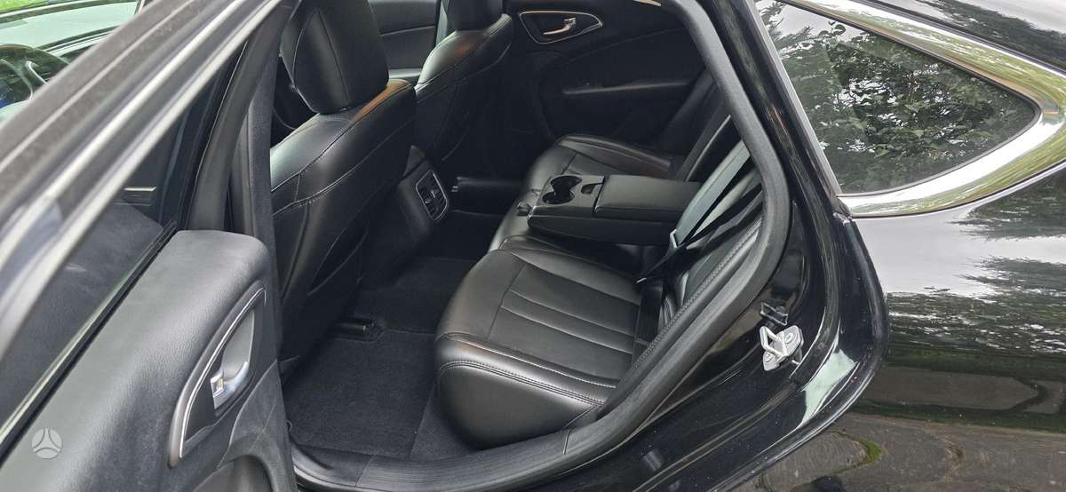 Chrysler 200, 2.4 l., Седан