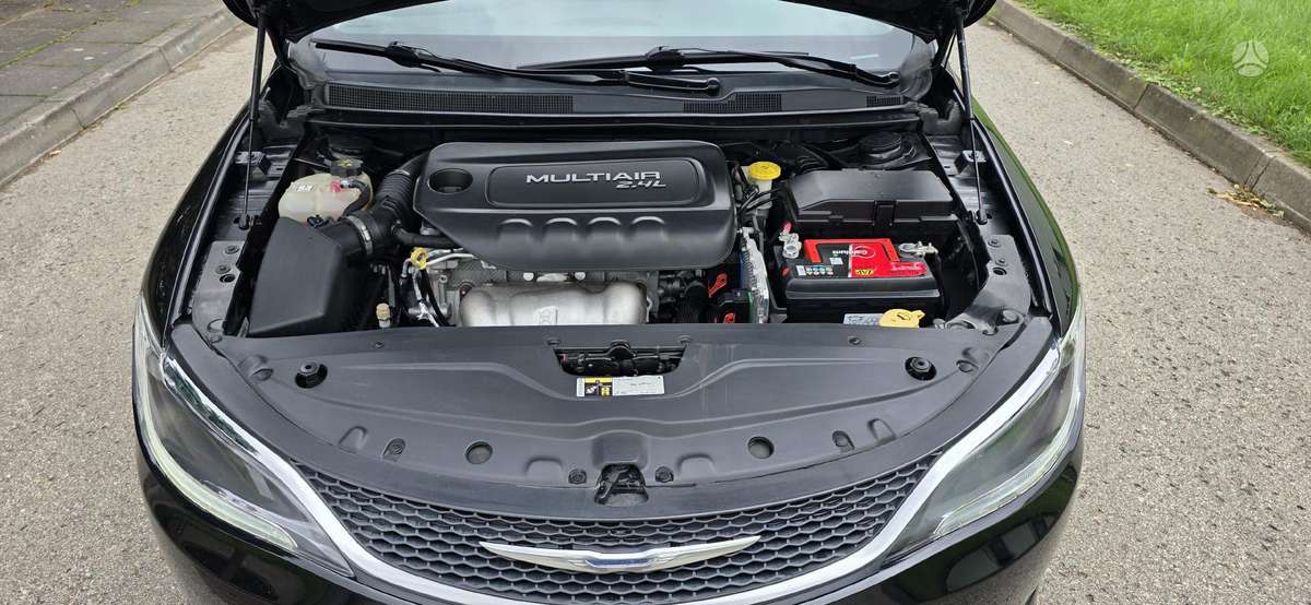 Chrysler 200, 2.4 l., Седан
