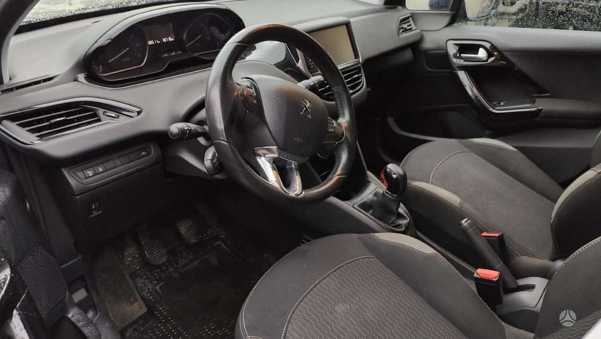 Peugeot 208, 1.2 l., hečbekas