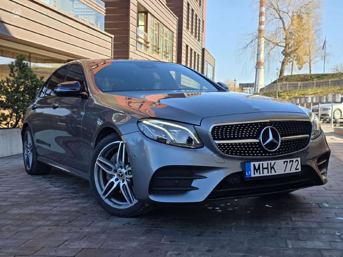 Mercedes-Benz E200, 2.0 l., sedanas