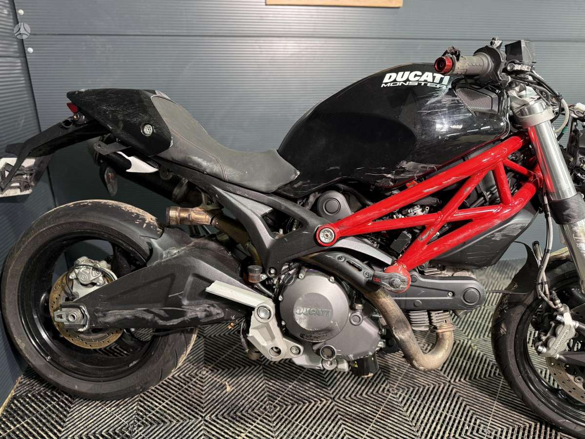 Ducati Monster 696cc, street / classic
