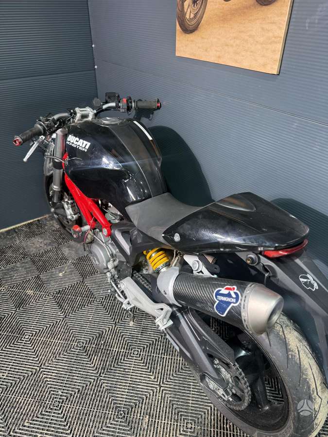 Ducati Monster 696cc, street / classic