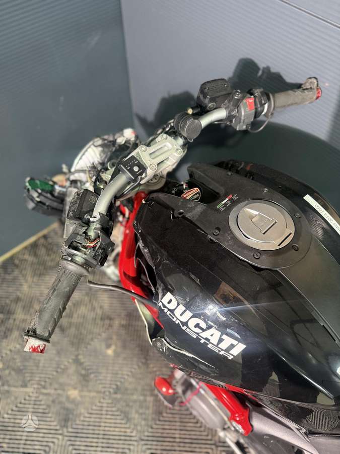 Ducati Monster 696cc, street / classic