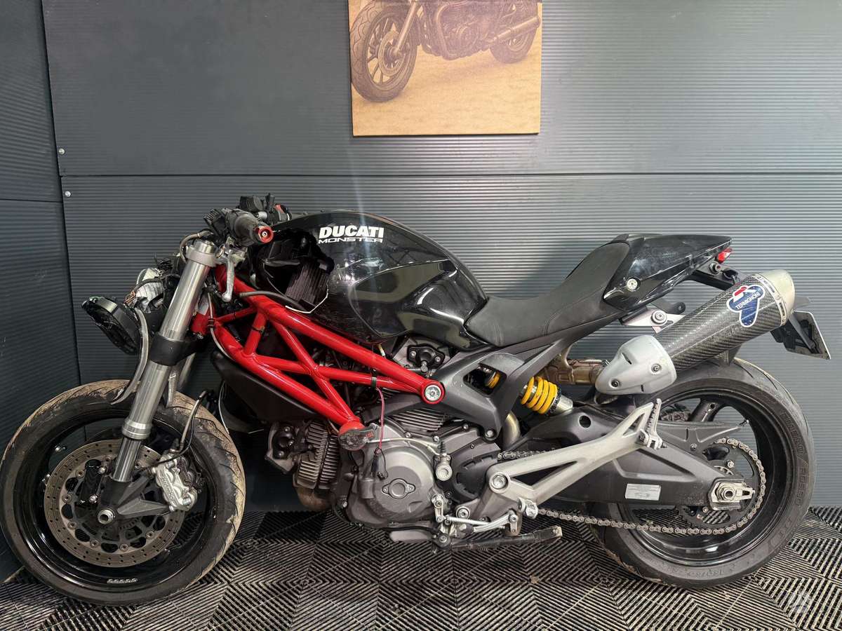 Ducati Monster 696cc, street / classic