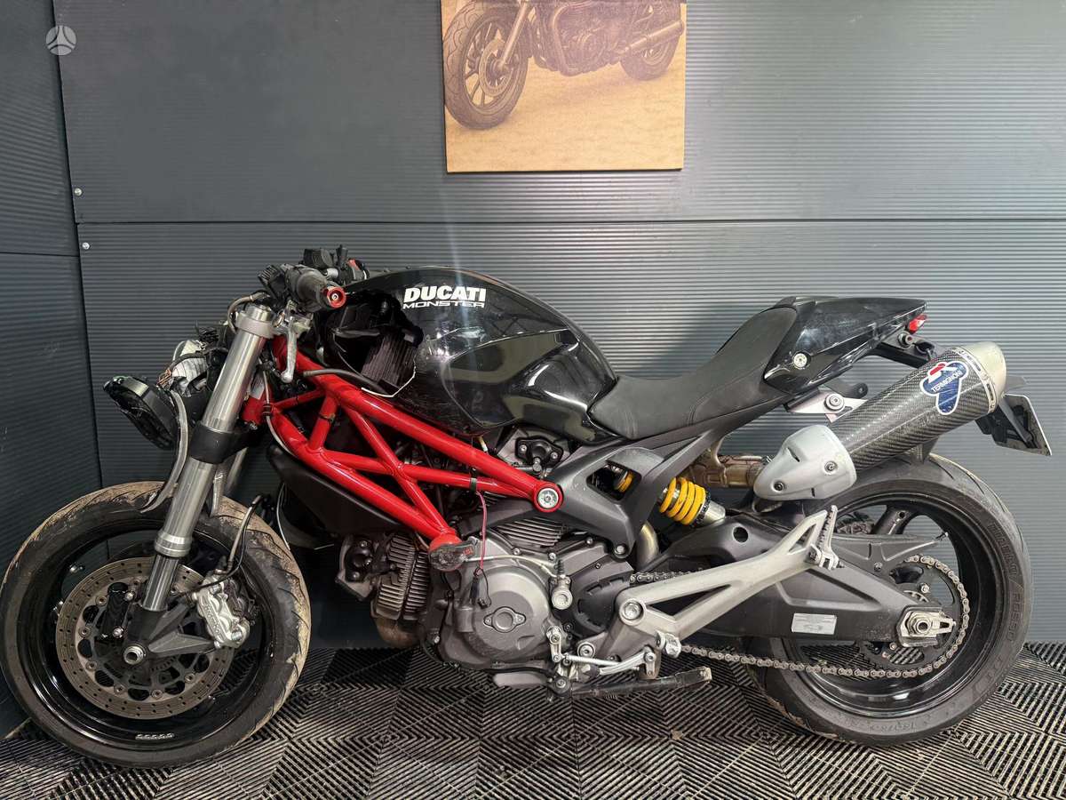 Ducati Monster 696cc, street / klasikiniai