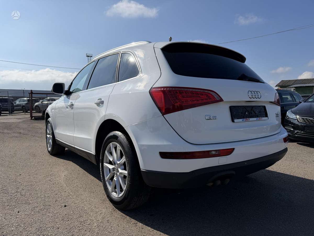 Audi Q5, 2.0 l., Внедорожник / Кроссовер