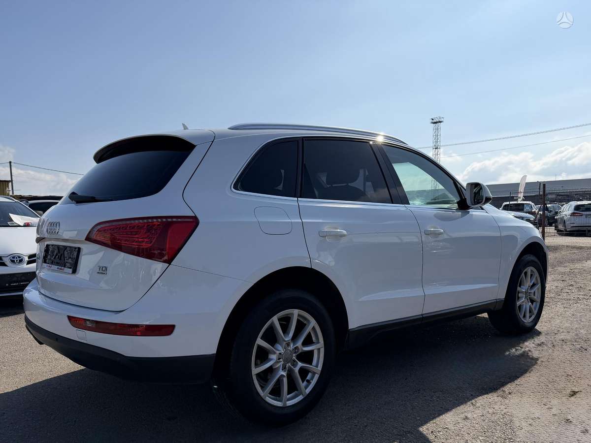 Audi Q5, 2.0 l., Внедорожник / Кроссовер