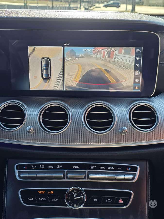 Mercedes-Benz E200, 2.0 l., sedanas
