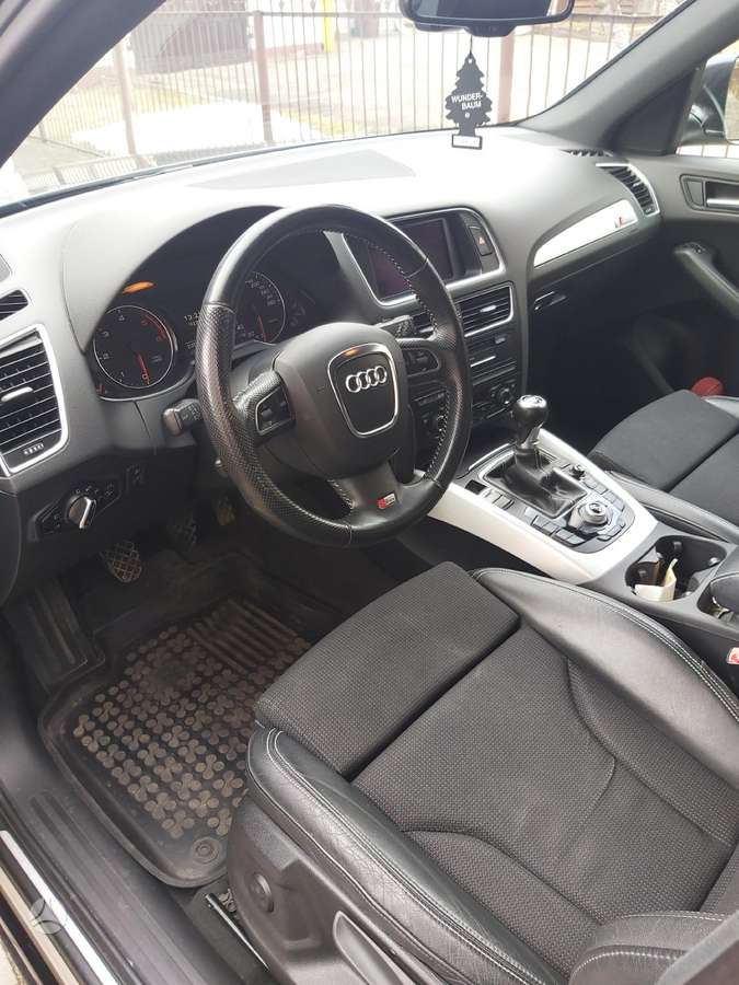 Audi Q5, 2.0 l., Минивэн